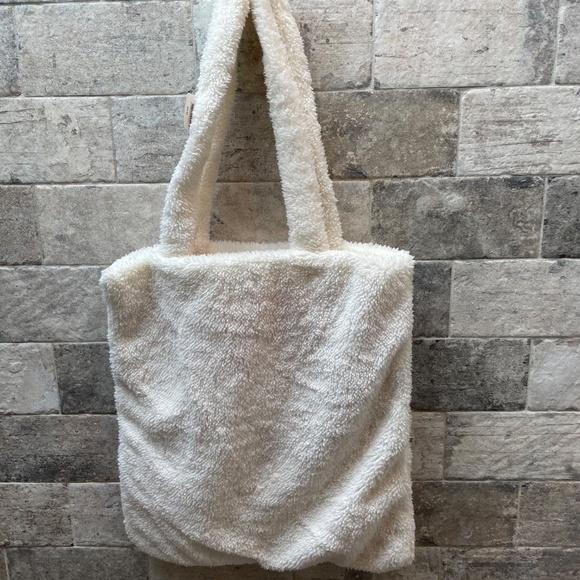 ❤️ BATH & BODY WORKS SHERPA CREAM TOTE BAG NEW - Picture 4 of 4